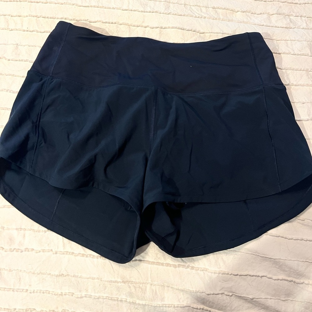 Navy lulu shorts, size 6. NEW WOUT TAGS
